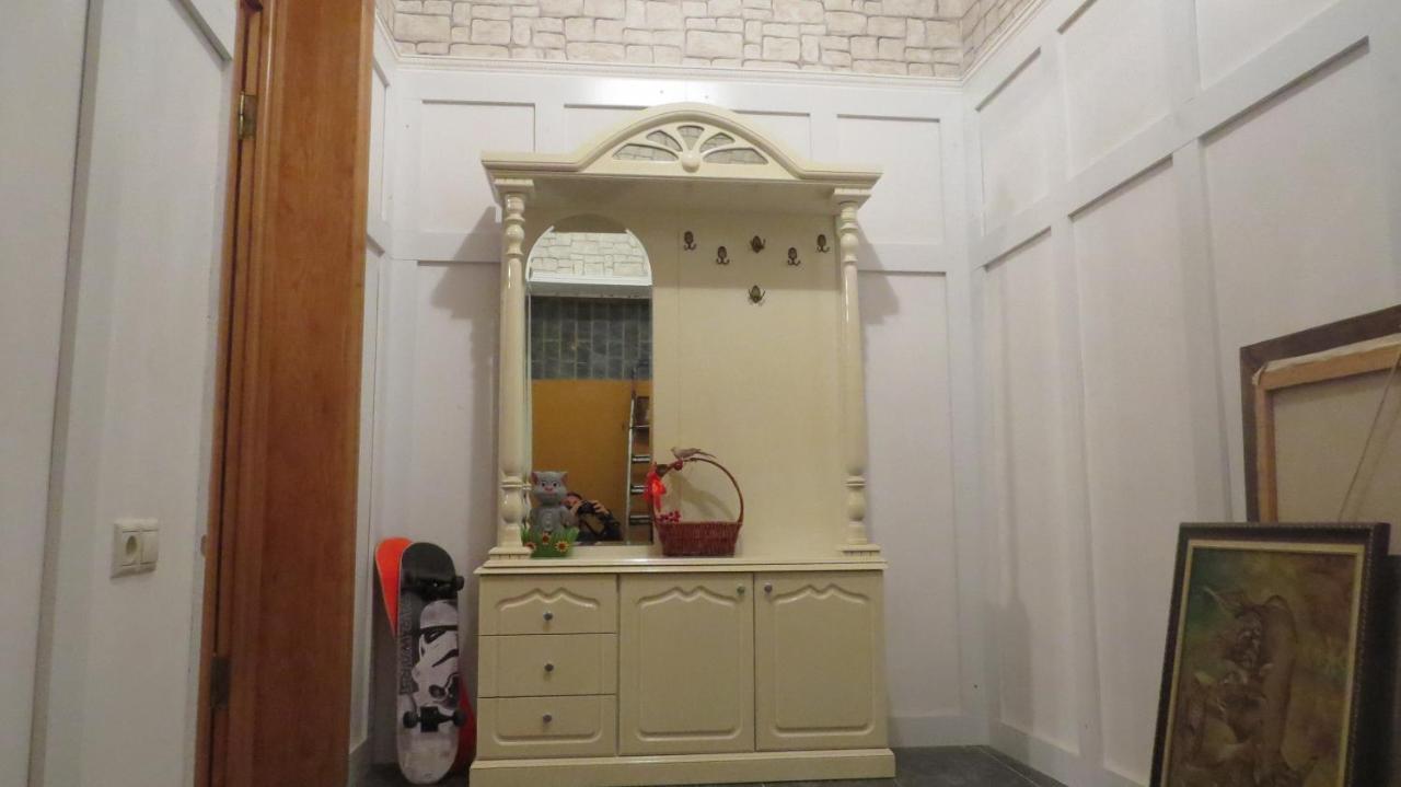 Kutaisi Center Guesthouse Екстер'єр фото