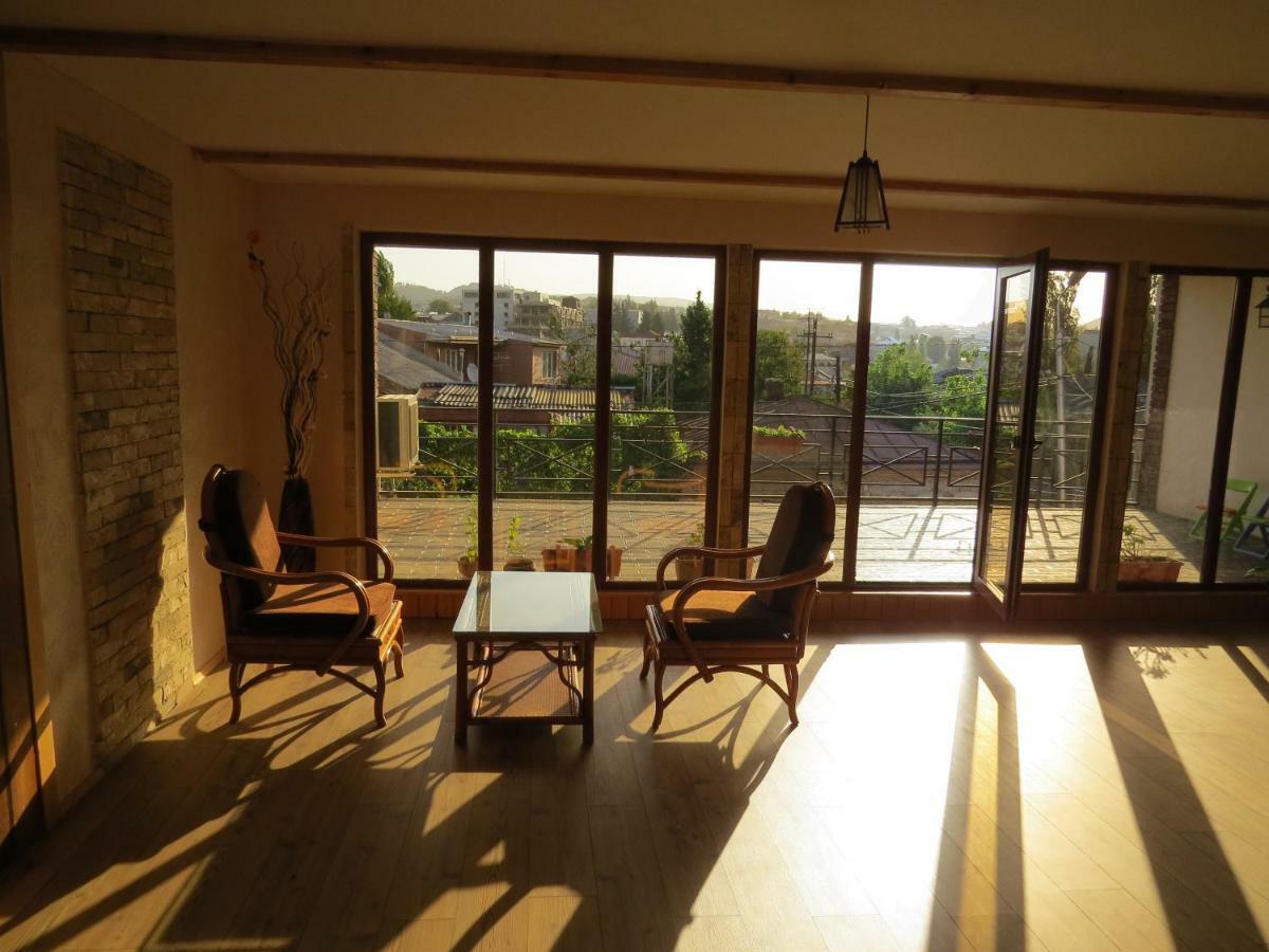 Kutaisi Center Guesthouse Екстер'єр фото