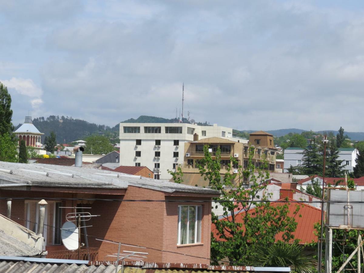 Kutaisi Center Guesthouse Екстер'єр фото
