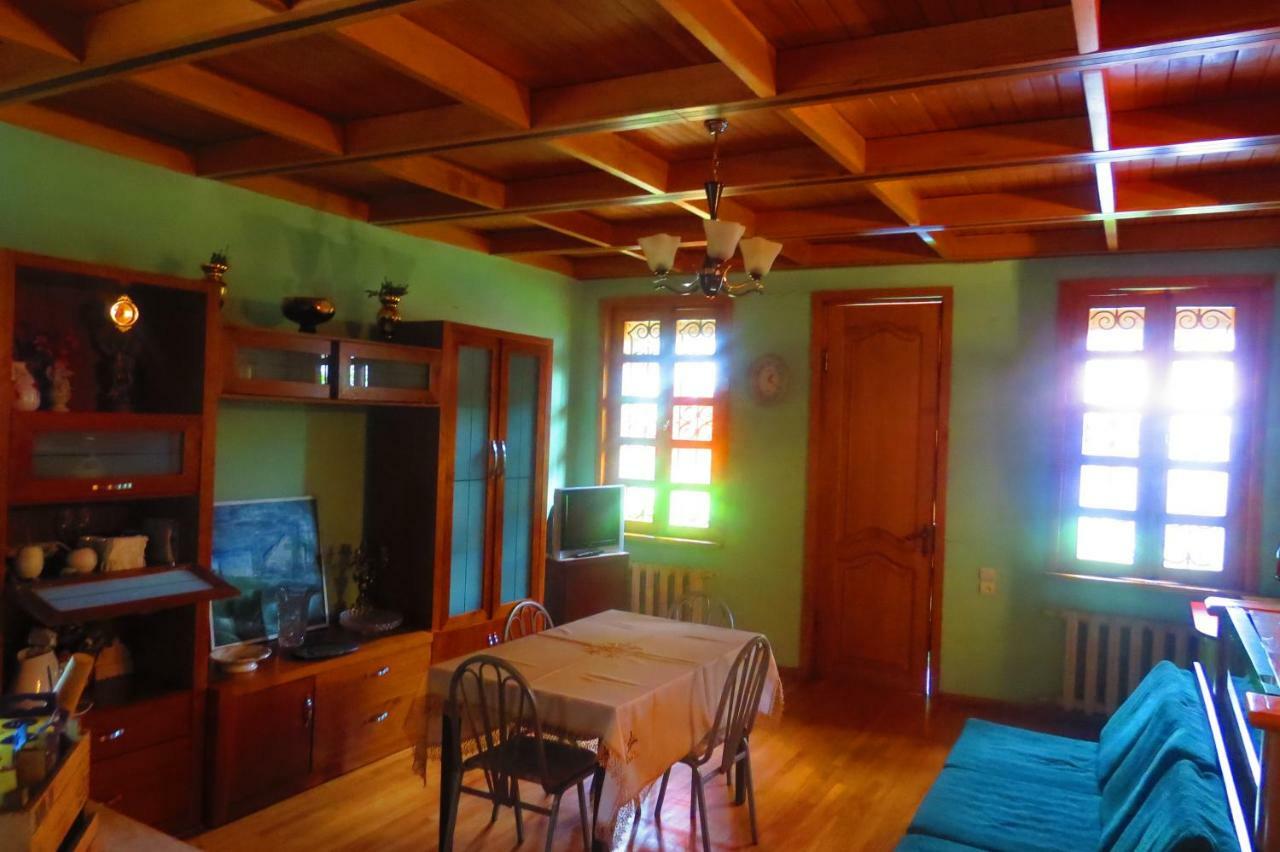 Kutaisi Center Guesthouse Екстер'єр фото